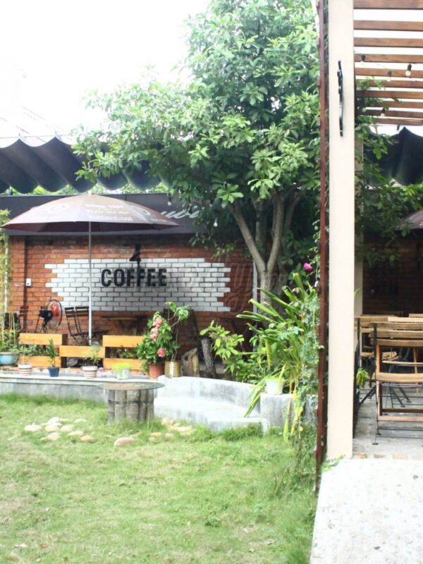 salt coffee shop 142 dang thai than hue