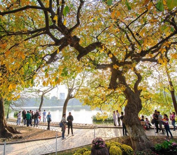 Hoan Kiem Lake, Hanoi, Vietnam