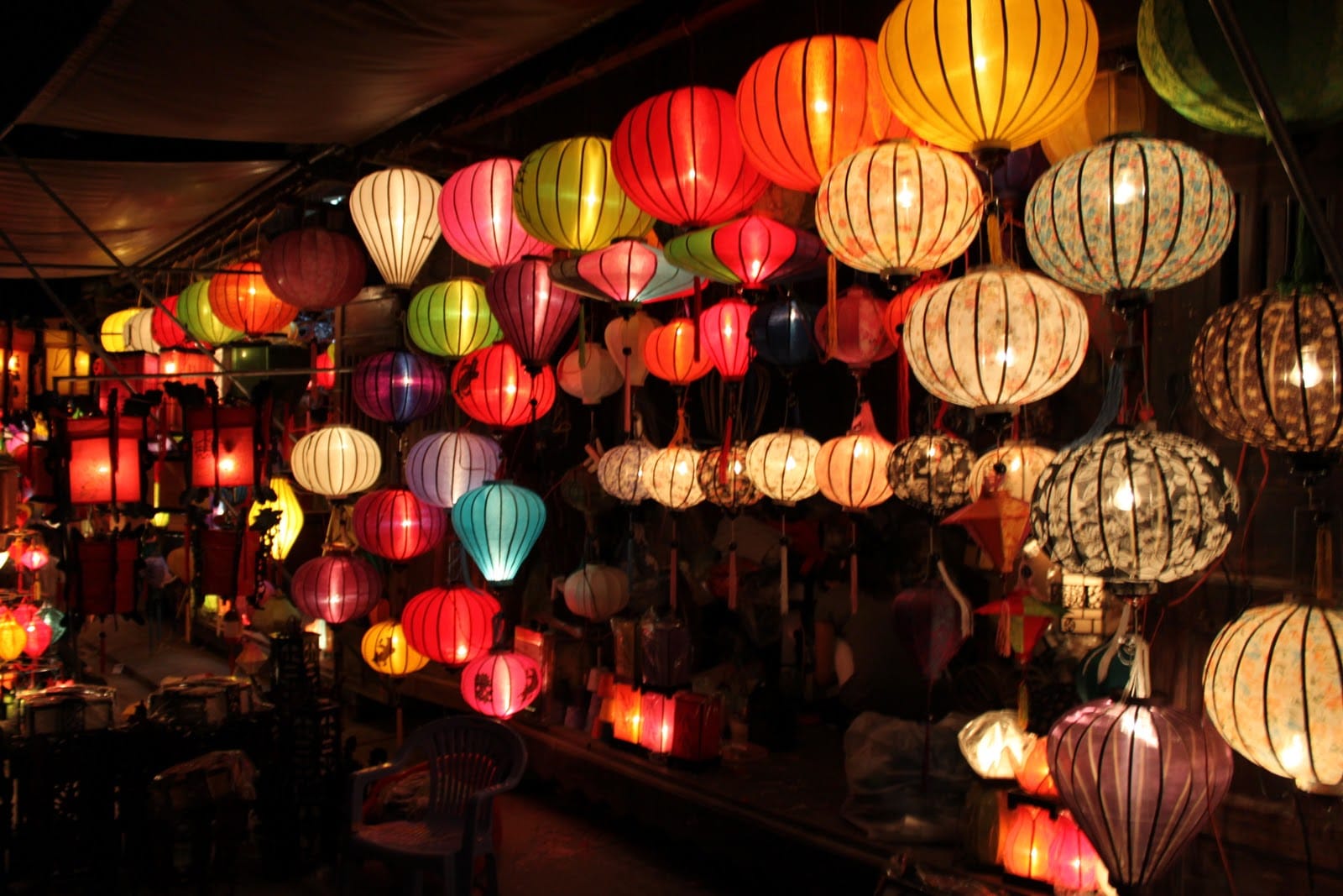 Discover traditional cultural features in Hoi An lantern festival